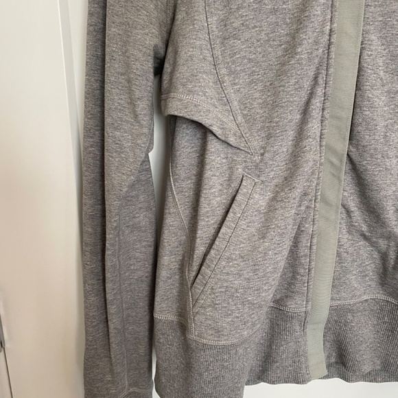Lululemon After Asana Hoodie Size 8 Heathered Medium Grey - Picture 13 of 16